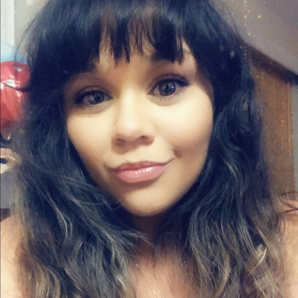 Meet your Posher, Danielle - Picture 1 of 1